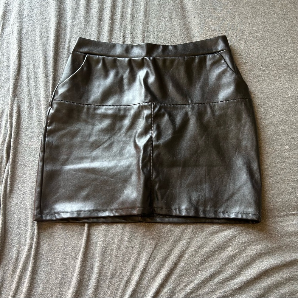 WINDSOR LEATHER MINI SKIRT